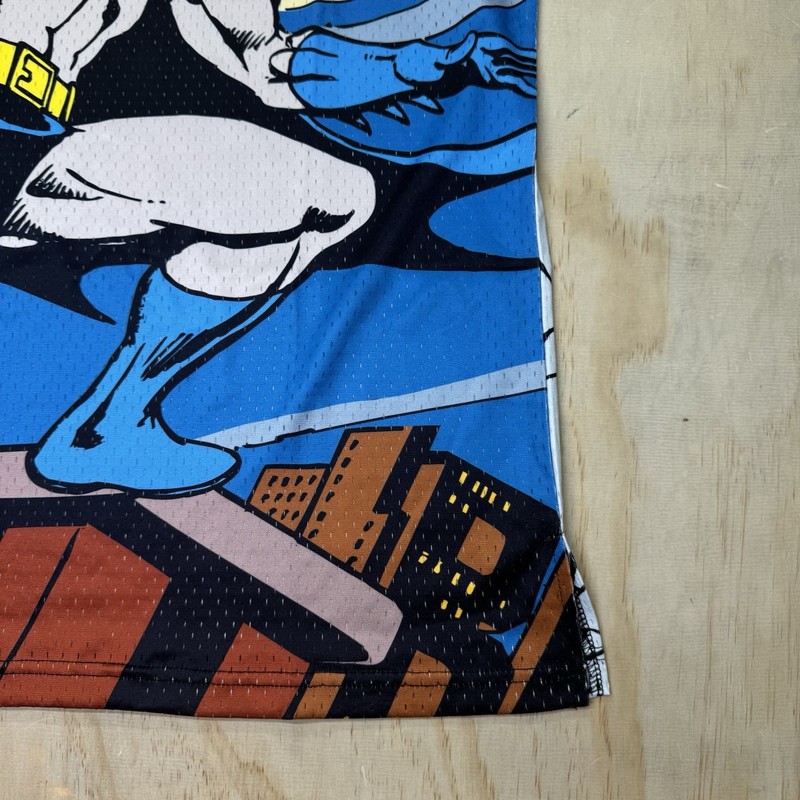 NEW LG Lids DC Batman Comic Big Print Mesh Basketball Jersey gallery