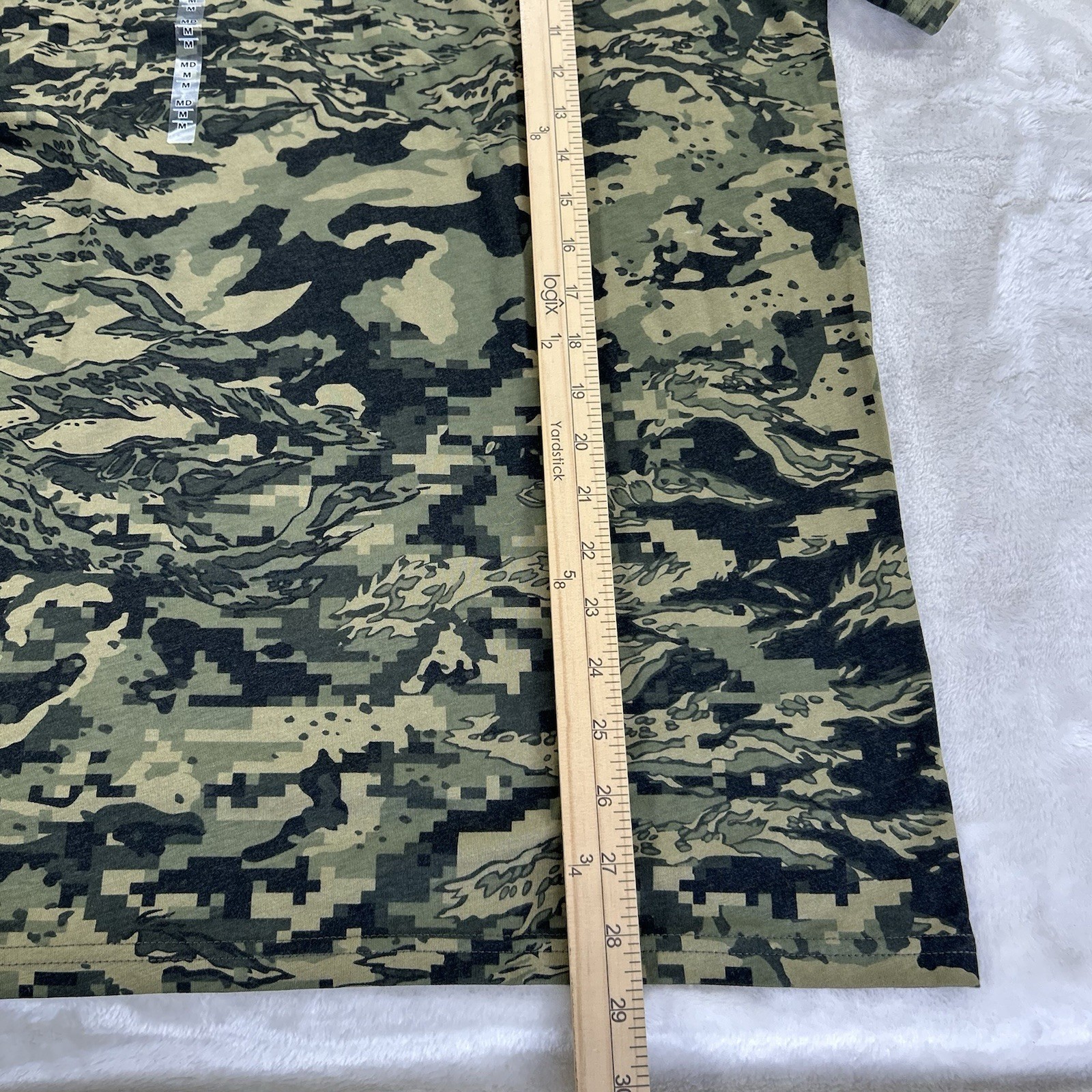 Under Armour Short Sleeve Shirt Mens Size Medium Camo Loose Fit NEW gallery