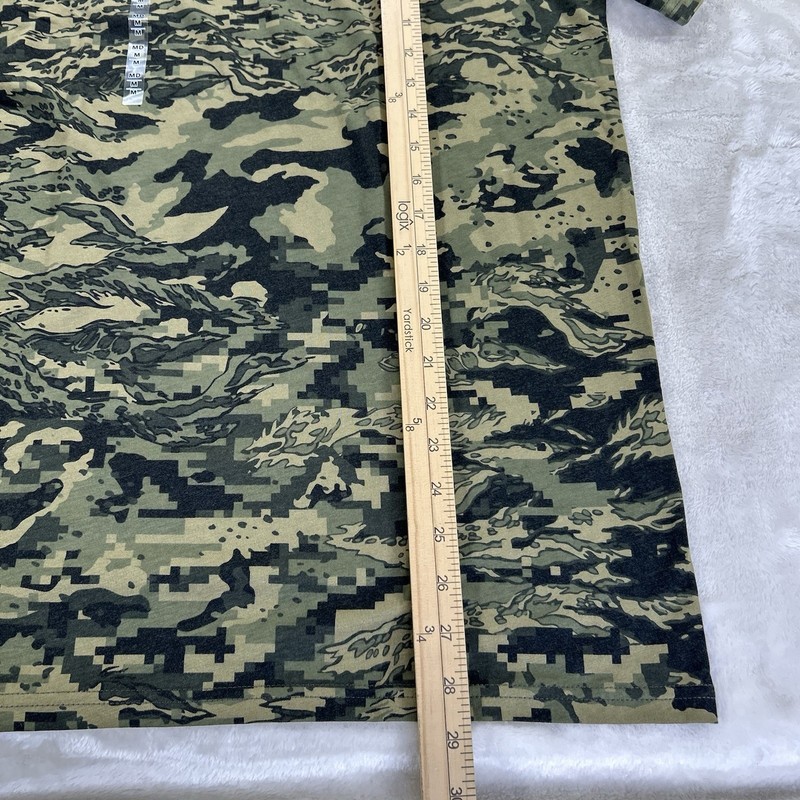 Under Armour Short Sleeve Shirt Mens Size Medium Camo Loose Fit NEW gallery