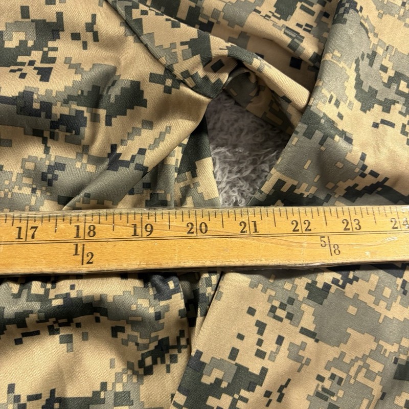 Badger Sport Digital Camo Performance Shirt Mens Large Layering Hunting Training gallery