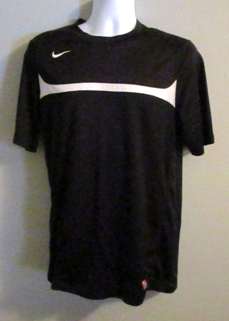 Nike Dri-Fit Black Satiny Front Mesh Back Short Sleeve Activewear T-Shirt Size M gallery
