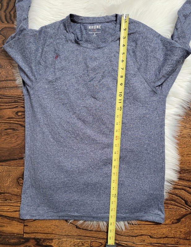 Rhone Reign Long Sleeve Performance Crewneck Shirt Men's Size Medium Blue gallery