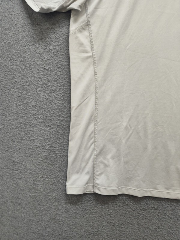 Arcteryx Men Athletic Tops L White Crew Neck Short Sleeve Pullover Logo Active gallery