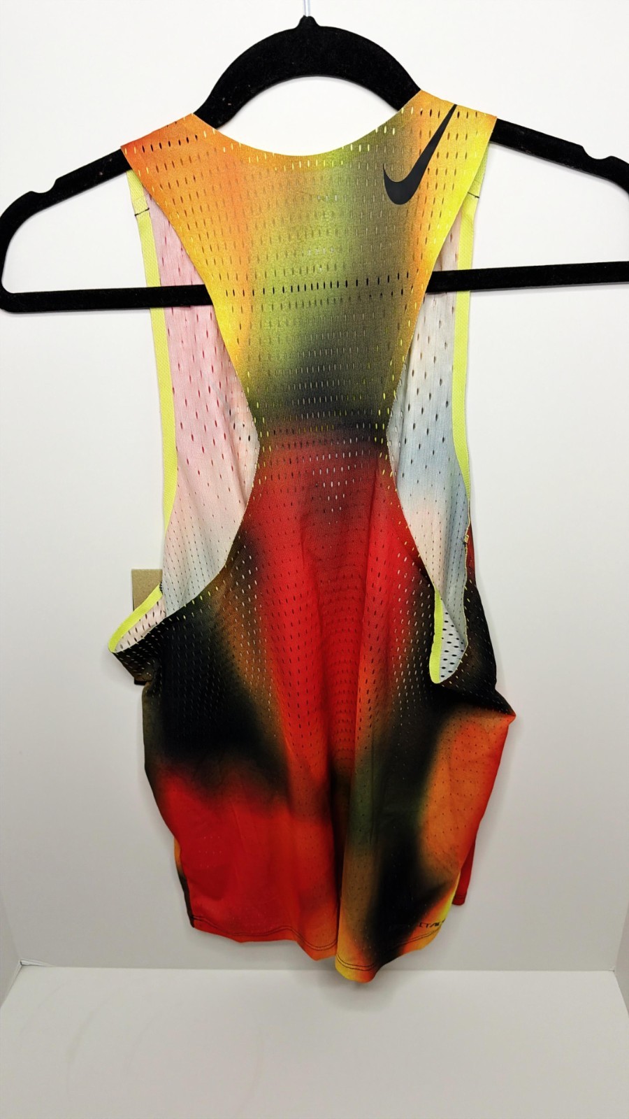 Nike AeroSwift Elite Dri-FIT ADV Running Tank Top Shirt HJ3380-736 Size Small gallery