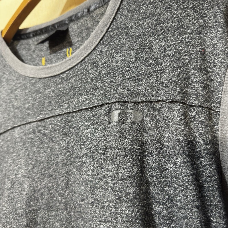 Vintage Oakley raglan long sleeve Patch textured main body Rare Y2k Software gallery