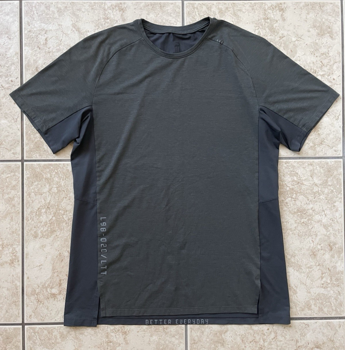 Lululemon License To Train Men’s Short Sleeve Dark Large Running Training Top gallery