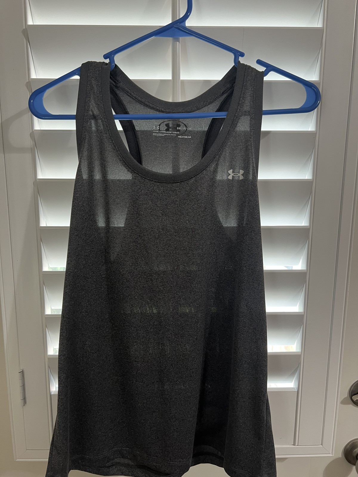 Under Armor Loose, Size SM, Heatgear, sleeveless work out shirt in grey gallery