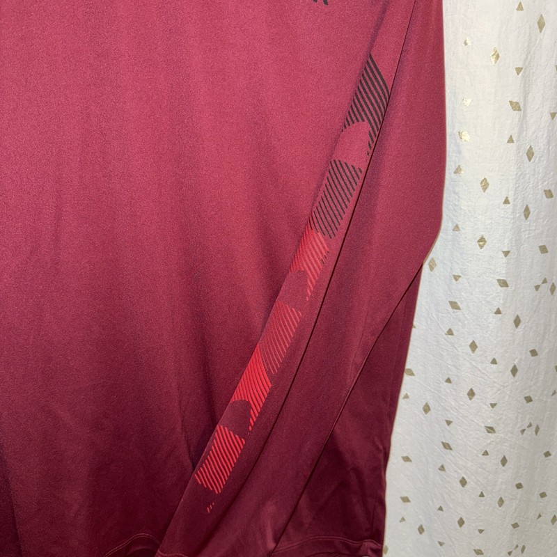 Under Armour Long Sleeve Moisture-Wicking Performance Shirt 20in P2P 29in T2B gallery