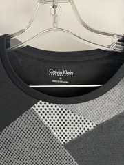 Calvin Klein Performance Men’s M Regular Fit Crewneck Graphic T-Shirt Black Gray