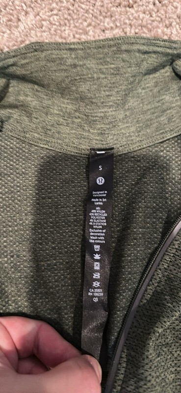 Lululemon Metal Vent Tech 1/2 Zip 2.0 Long Sleeve Size S Rosemary Spruce 77742 gallery