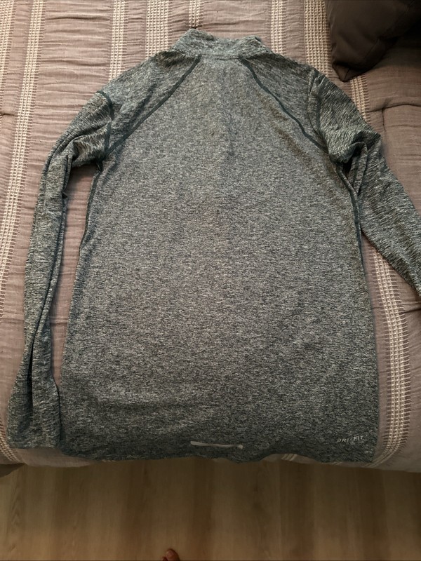 Men’s Nike Pullovers gallery