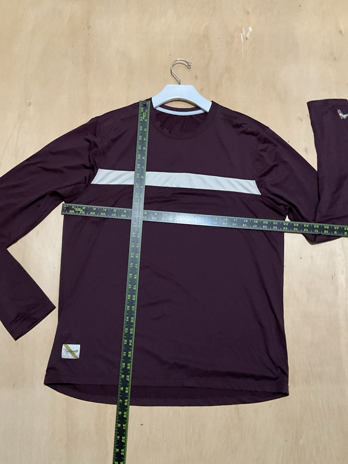 Tracksmith Twilight Men’s Long Sleeves Running Tee Burgundy Size L gallery