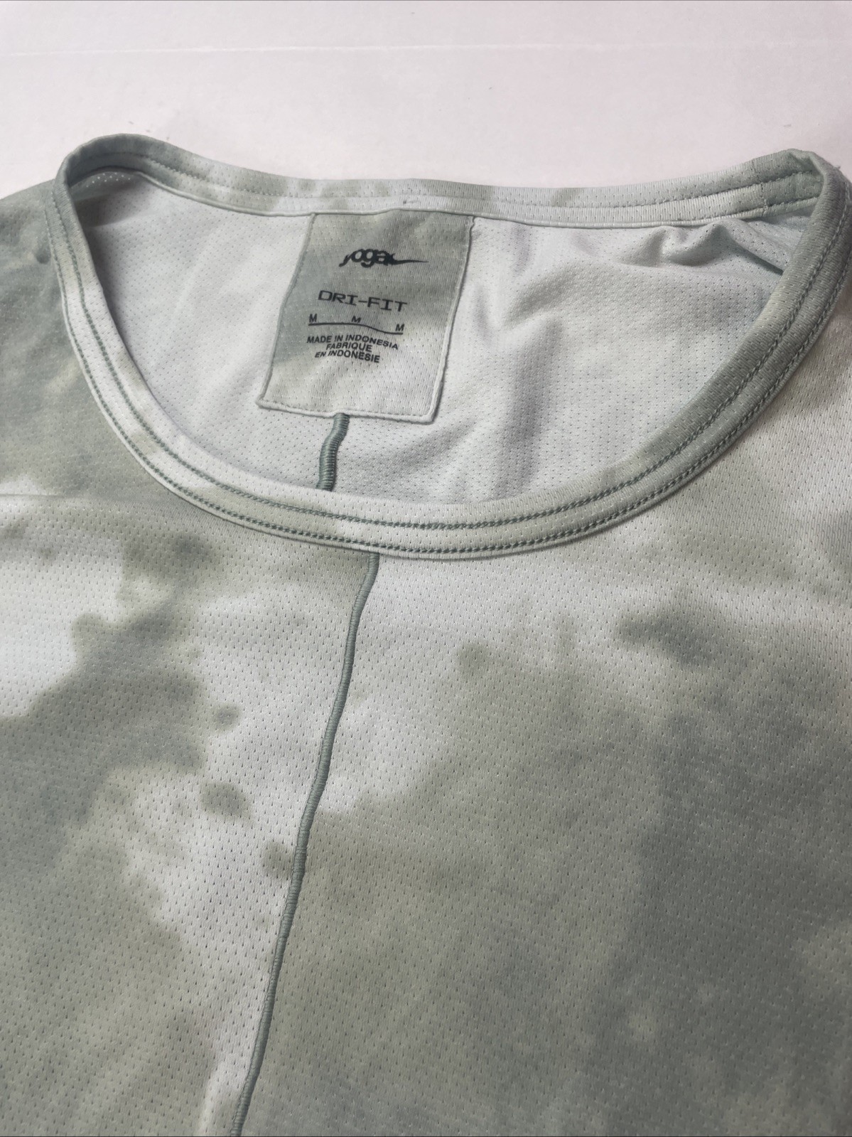 Nike Yoga Men All Over Print Short Sleeve Top Dri Fit Training Shirt Green M gallery