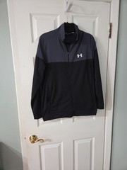 Under Armour Men’s Gray and Black Full Zip Track Jacket. L