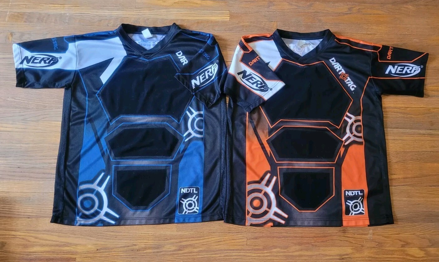Pair Of Nerf Dart Tag Short Sleeve Large T-Shirt Black Blue Black Orange 2010 gallery