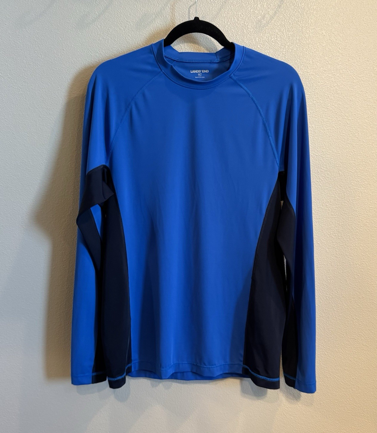 Lands' End Men's M/T Blue/Black Colorblock Crew Neck Raglan Stretch Logo Tee gallery