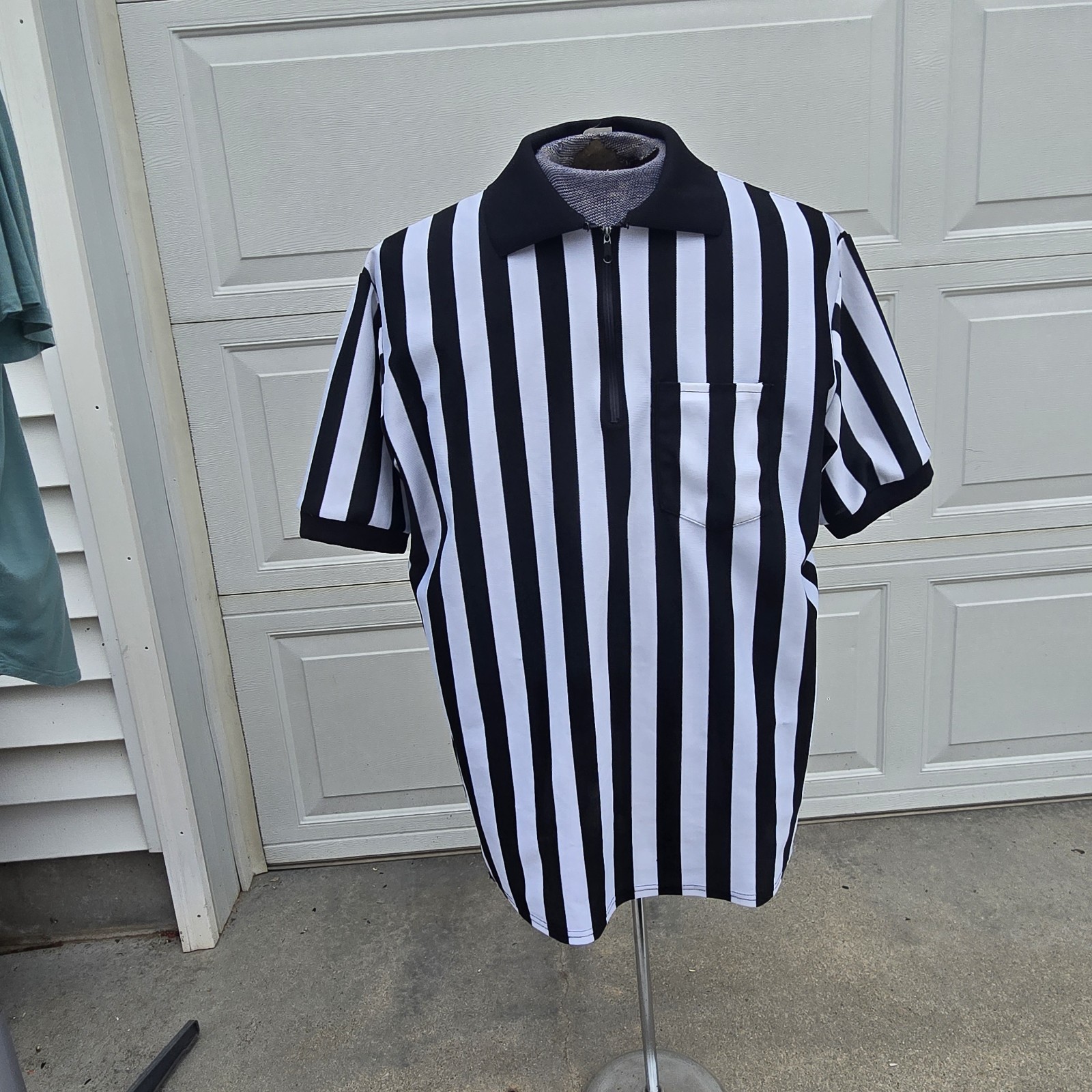 Mens Referees Black & White Striped Short Sleeve Size XL gallery