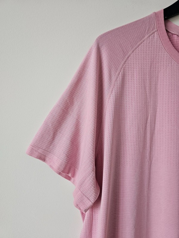 NWT LULULEMON CCLD/VPOR Pink Metal Vent Tech SS Top Shirt Men's XXL gallery