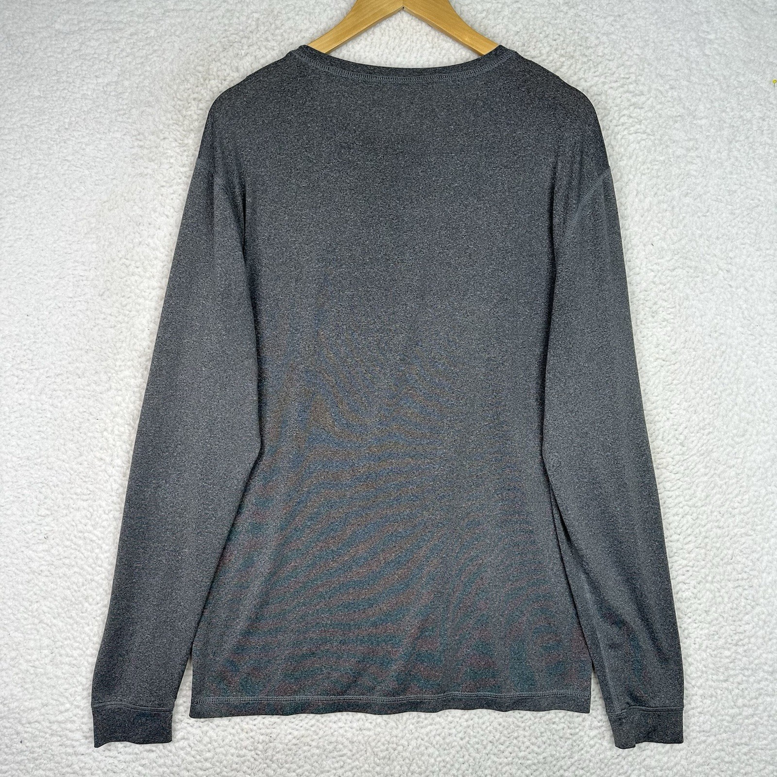 Vuori Long Sleeve Performance Shirt Mens Medium Gray Athletic Gym Training Top gallery