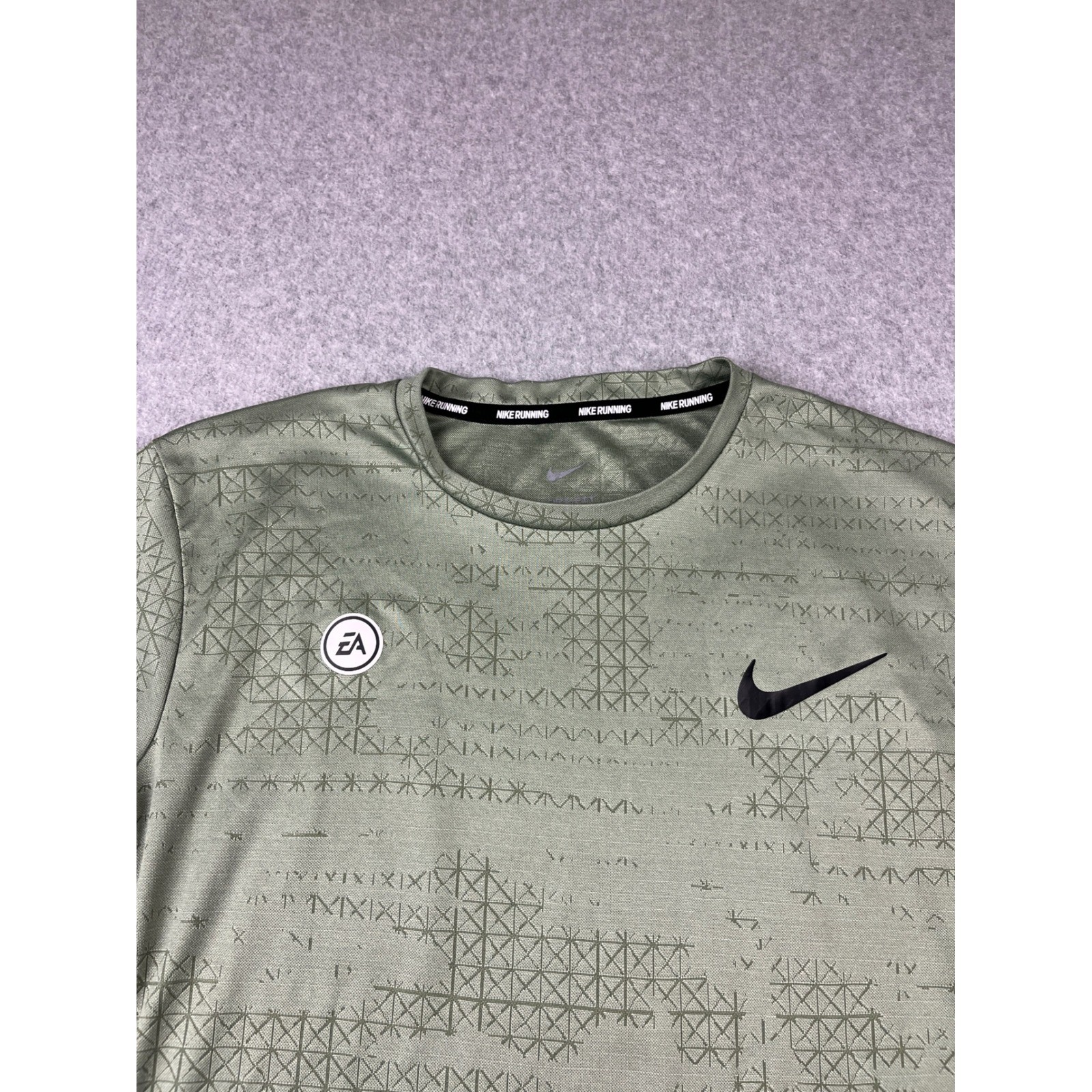 Nike Running Shirt Mens Medium Green EA Sports Dri-Fit Geometric Graphic Tee gallery