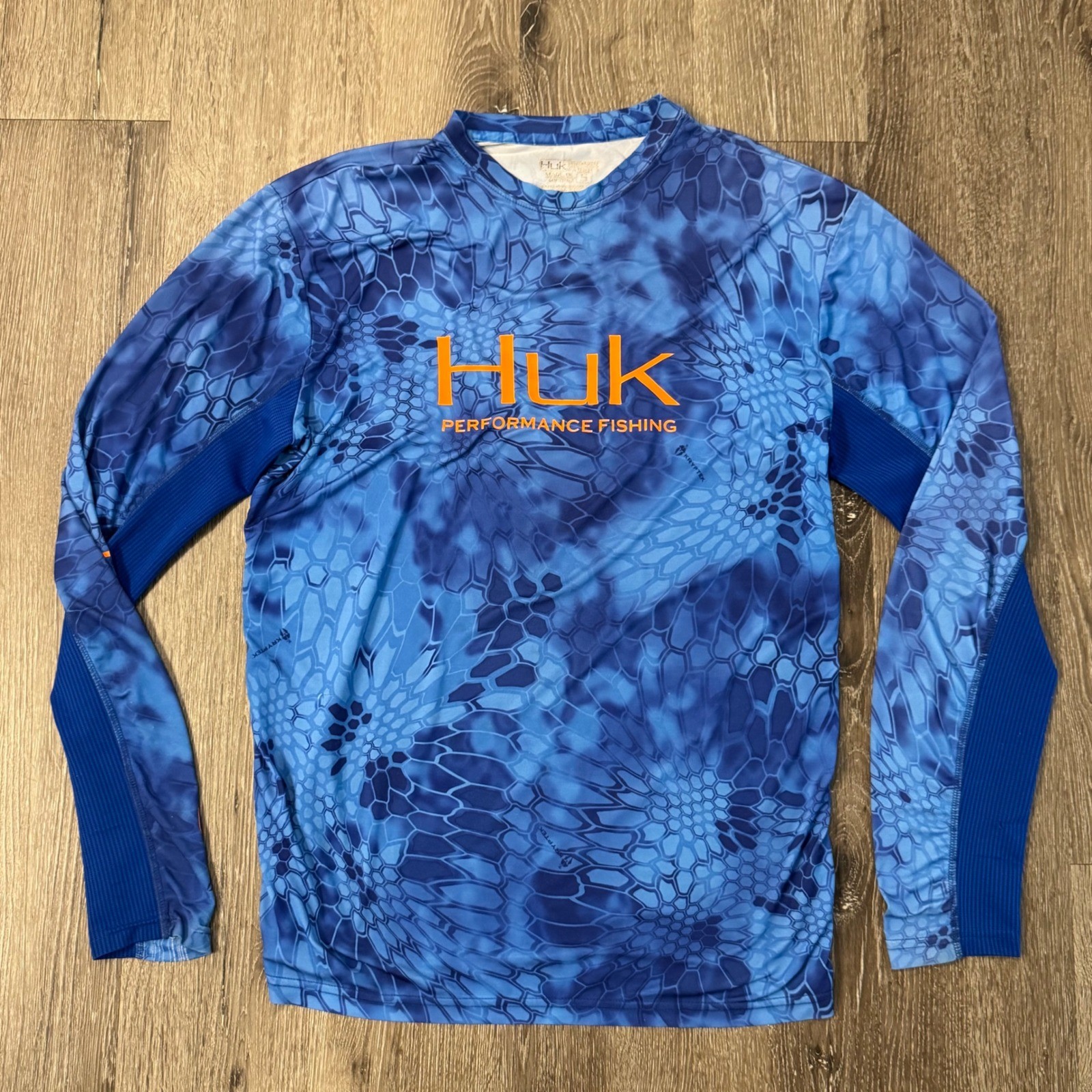 Huk Fishing Shirt Mens Small Blue Kryptek Camo Long Sleeve Performance Tee gallery