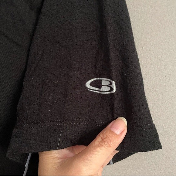 Icebreaker Merino Black Cool-Lite Short Sleeve T-shirt - Medium gallery
