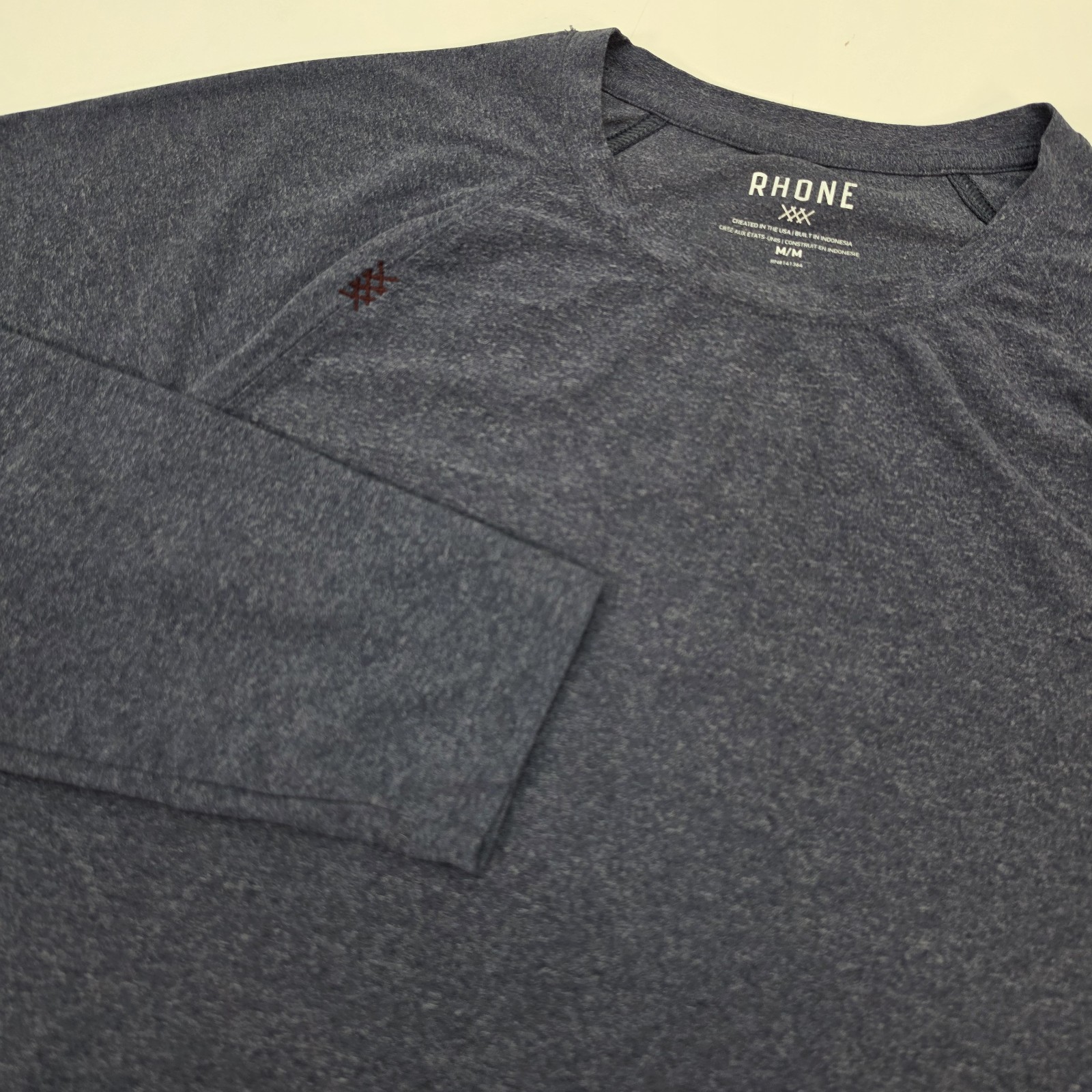 Rhone Reign Mens Medium Long Sleeve Performance Shirt Blue Gray Athletic Tee gallery