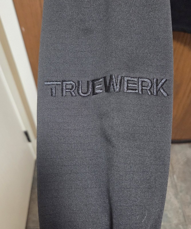 Truewerk B2 Performance Pullover Men's MEDIUM 1/4 Zip Performance Workwear gallery