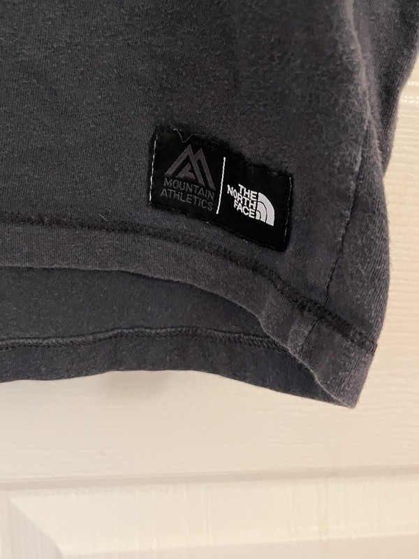 THE NORTH FACE Men's Mountain Athletics Performance GRAY T-Shirt Size Mens M gallery