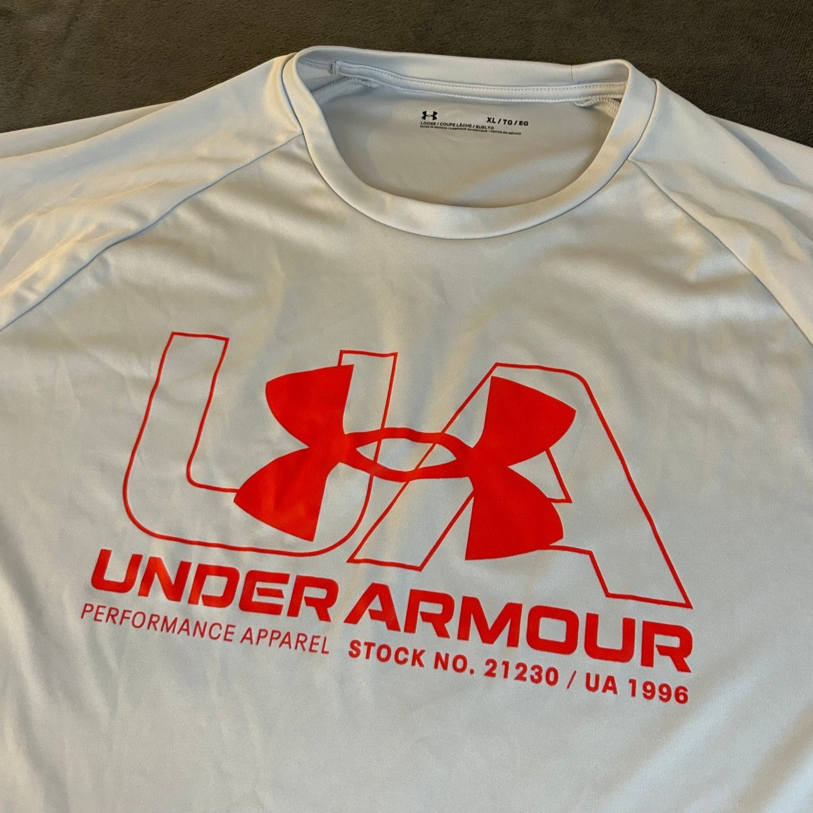 Under Armour Performance T Shirt Mens Extra Large Gray Graphic Loose Fit gallery