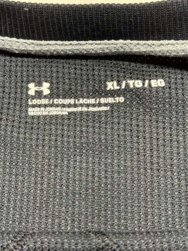 Under Armour Men’s Loose Fit Black Thermal Waffle Weave Size XL gallery