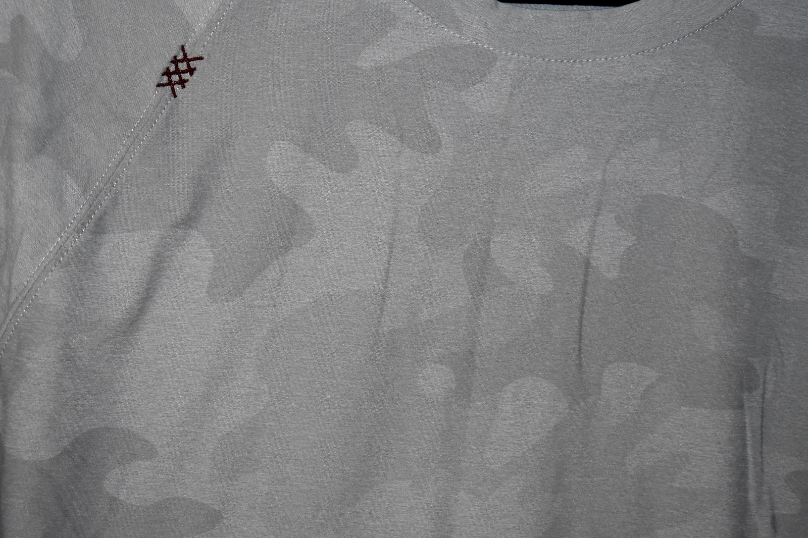 Rhone Men's Reign Camo Performance Workout Shirt Gray Size XL XLarge EUC gallery
