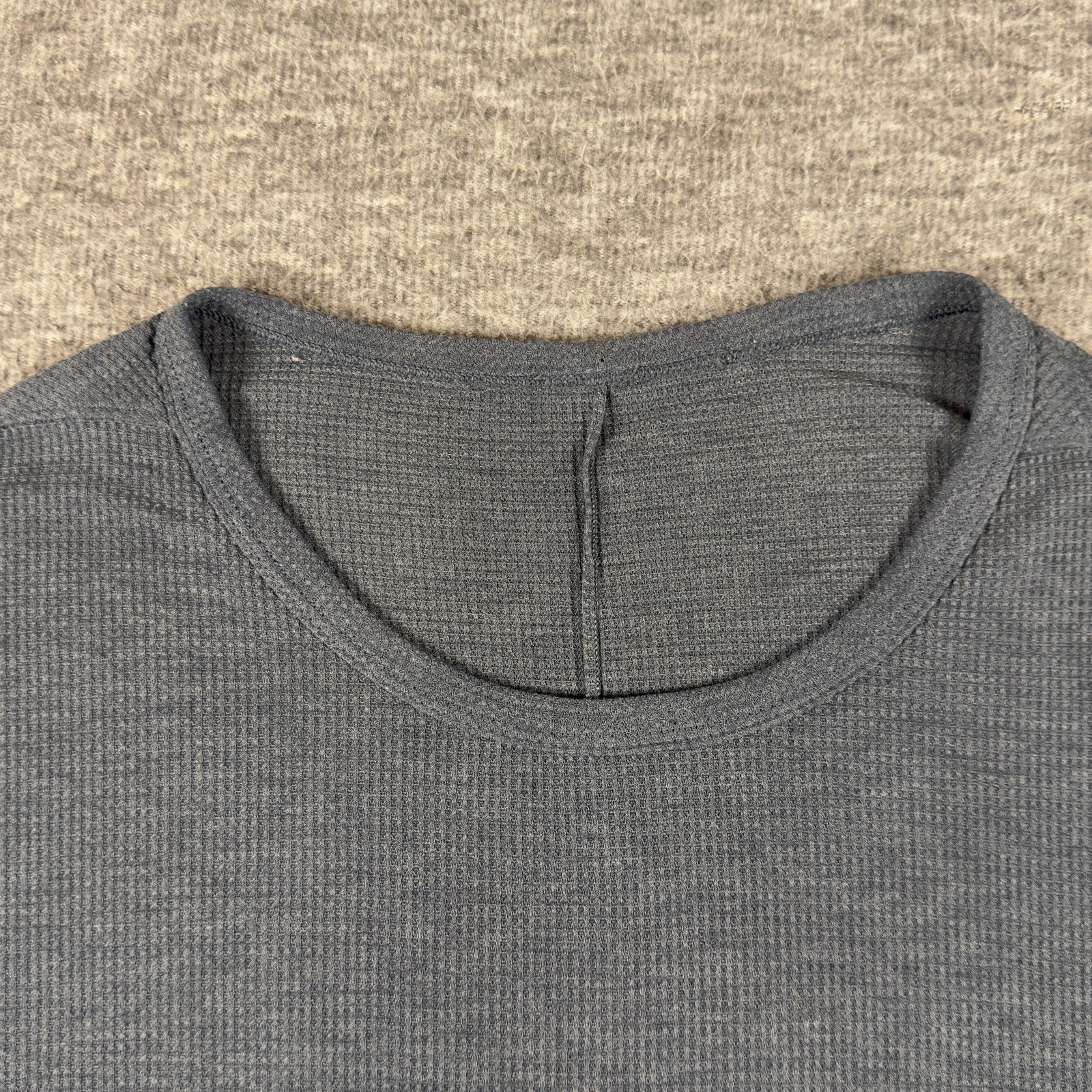 Lululemon Shirt Mens Extra Large Gray Waffle Short Sleeve Curved Hem Yoga Long gallery
