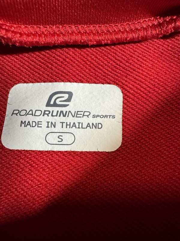 Road Runner Run Athletic Pullover Shirt Men's Small Red Stretch EUC gallery