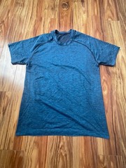Lululemon Top Men’s Activewear Pullover Short Sleeve, Royal Blue, Medium Size