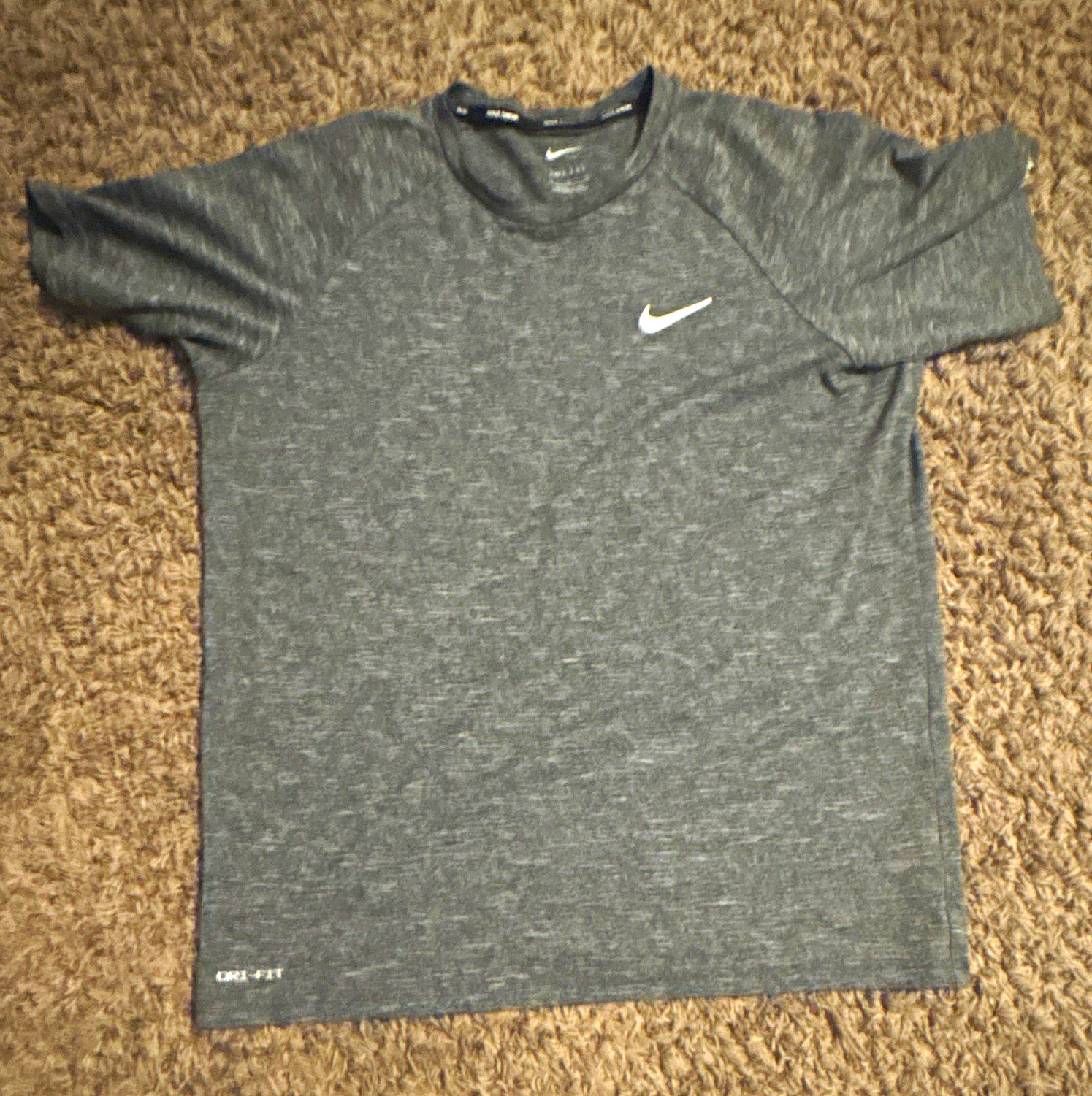 Nike Dri-FIT Moisture Wicking Gray Men's Athletic Fit Crew Neck T-Shirt M gallery