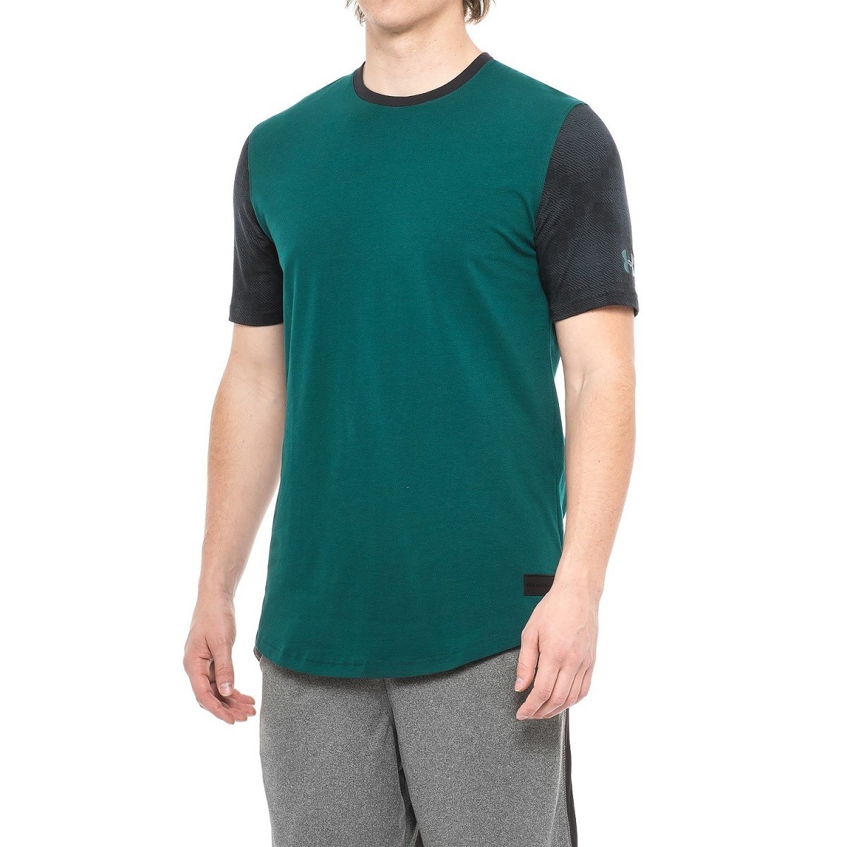 Under Armour Charged Baseline Long Line Wicking Athletic Fit Arden Green T-Shirt gallery