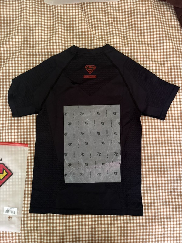 YOUNGLA 4117 -SUPERMAN COMPRESSION TEES- BLACK/Red - Large (has Tags, detached) gallery