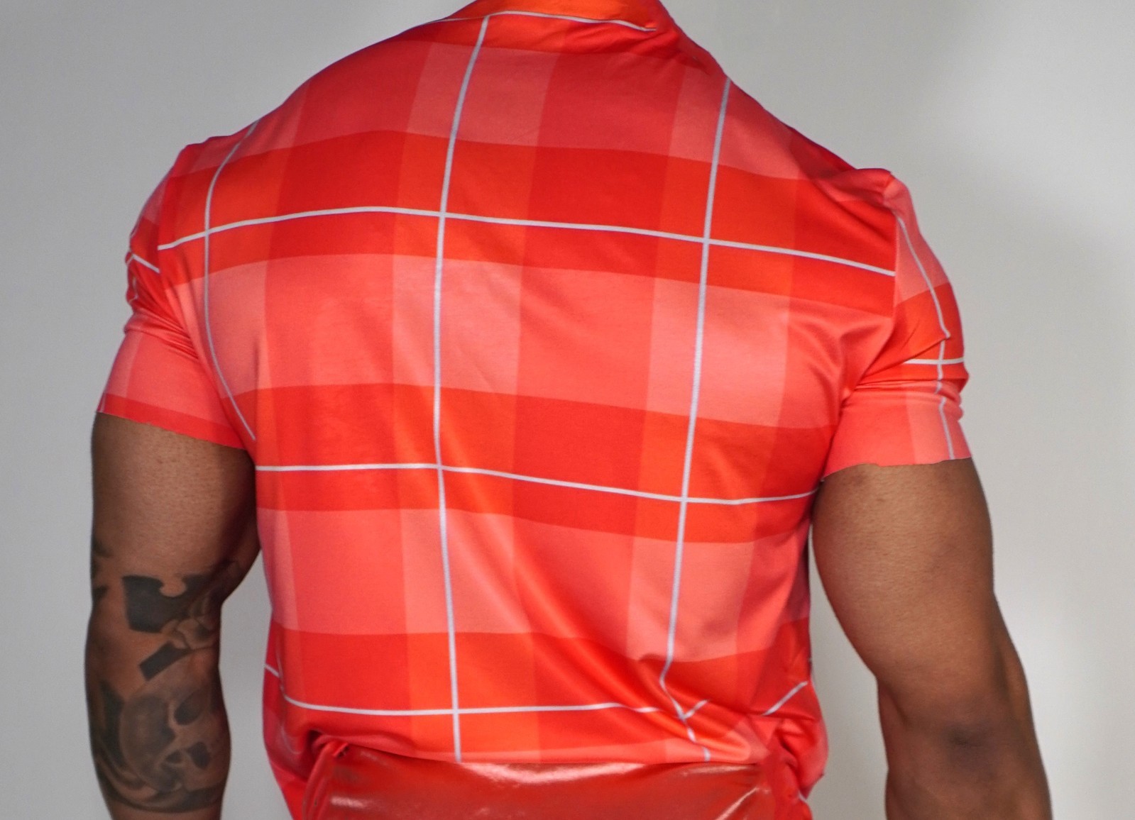 ORANGE SHORT SLEEVE HENLEY SHIRT WITH BLUE BUILT IN SIZE LARG gallery