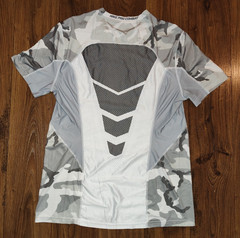Nike Pro Combat Hypercool Fitted Gray Camouflage T-shirt Men’s L 657442-100