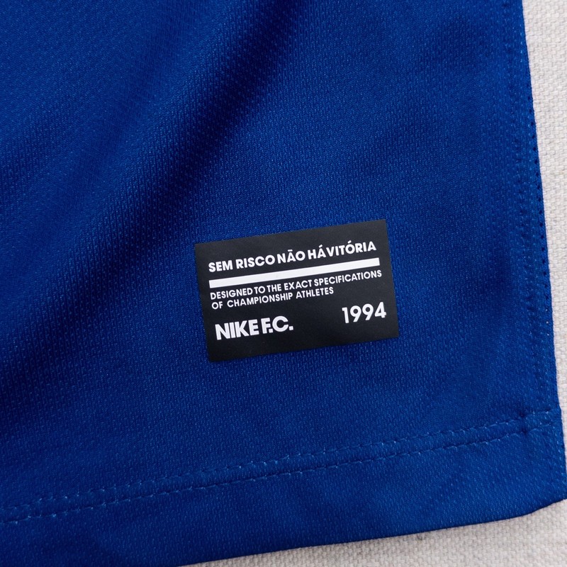 Nike FC La Victoire Soccer Jersey Mens Blue Vintage Style 1994 AQ0660-438 Medium gallery
