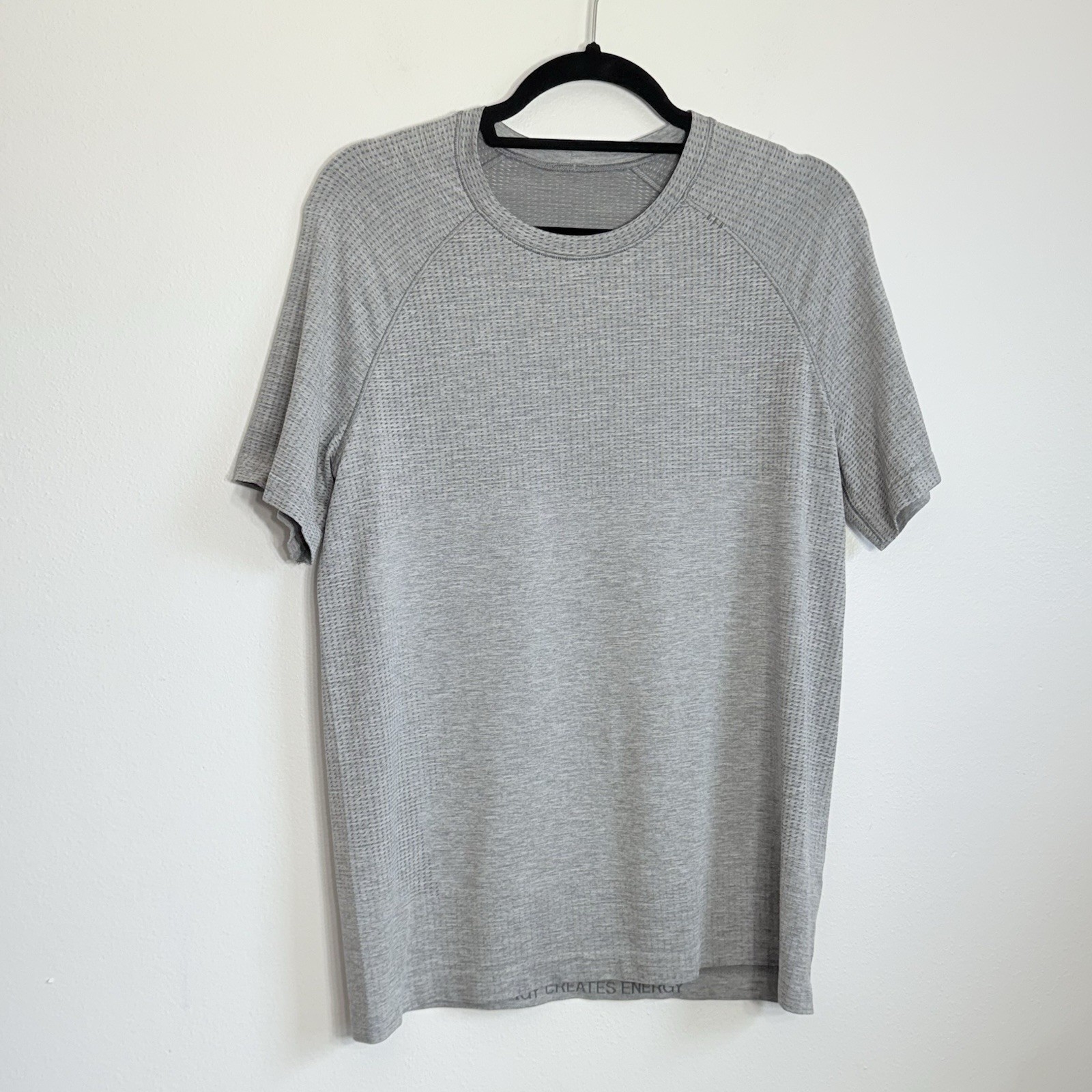 Lululemon Mens Gray Metal Vent Tech Crew Neck Nylon Blend SS Shirt Size Medium gallery