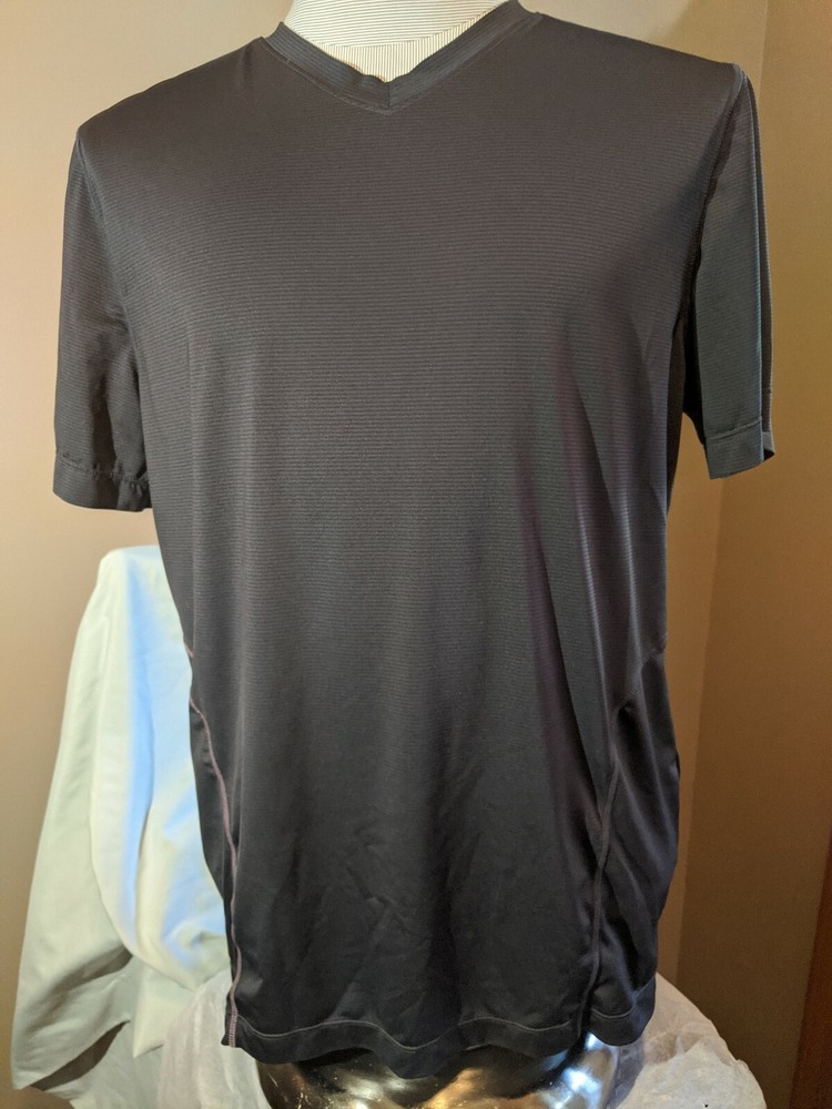 Mondetta Men's Medium Athletic V Neck Shirt