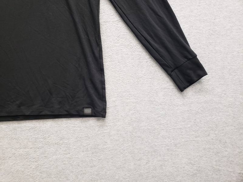 Uniqlo Men Athletic T Shirt S Black Turtleneck Long Sleeve Training Performance gallery