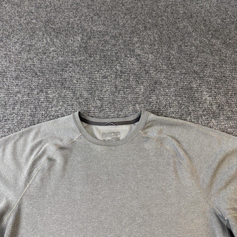 Patagonia Shirt Mens XL Gray Long Sleeve Capilene Midweight Baselayer Top gallery