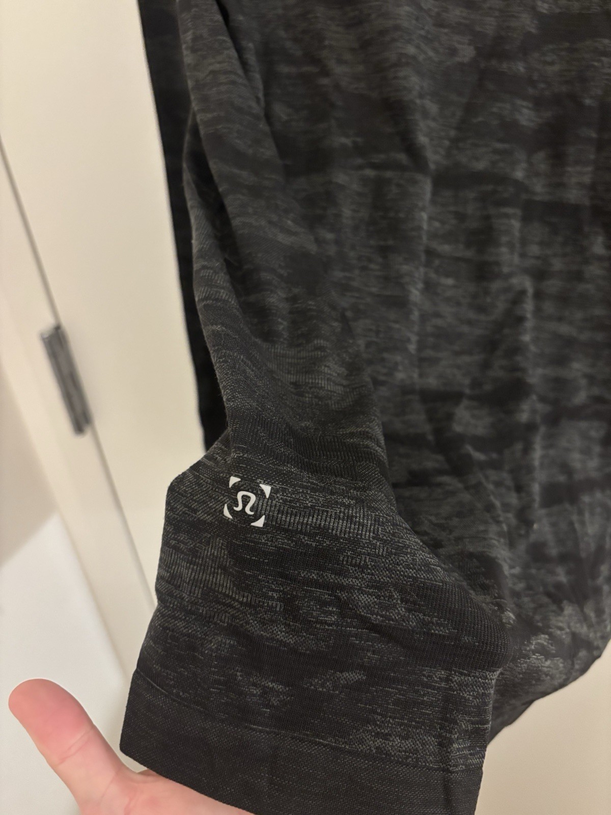 Lululemon Swiftly Tech Shirt Mens Large L Long Sleeve Dk Gray Athletic Stretch gallery