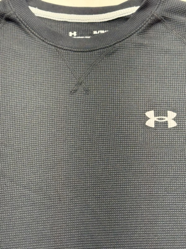 Under Armour Men’s Loose Fit Black Thermal Waffle Weave Size XL gallery