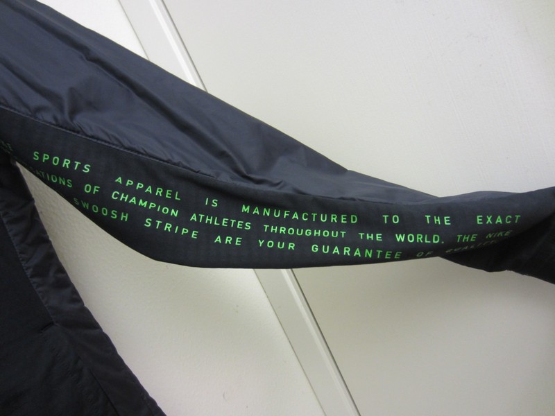 NIKE Running TRACK TOP ELEMENT 1/4 ZIP BLACK/GREEN MEN'S SZ M. BV5419 010 gallery