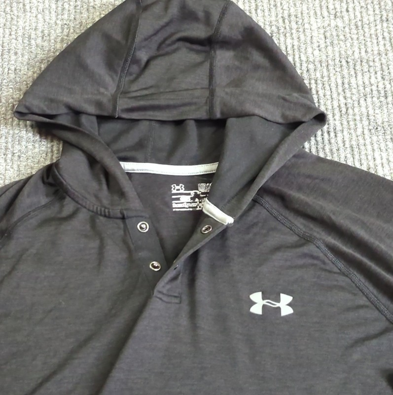 Under Armour Pullover Men Medium Gray Henley Long Sleeve Loose Hood Heat Gear gallery