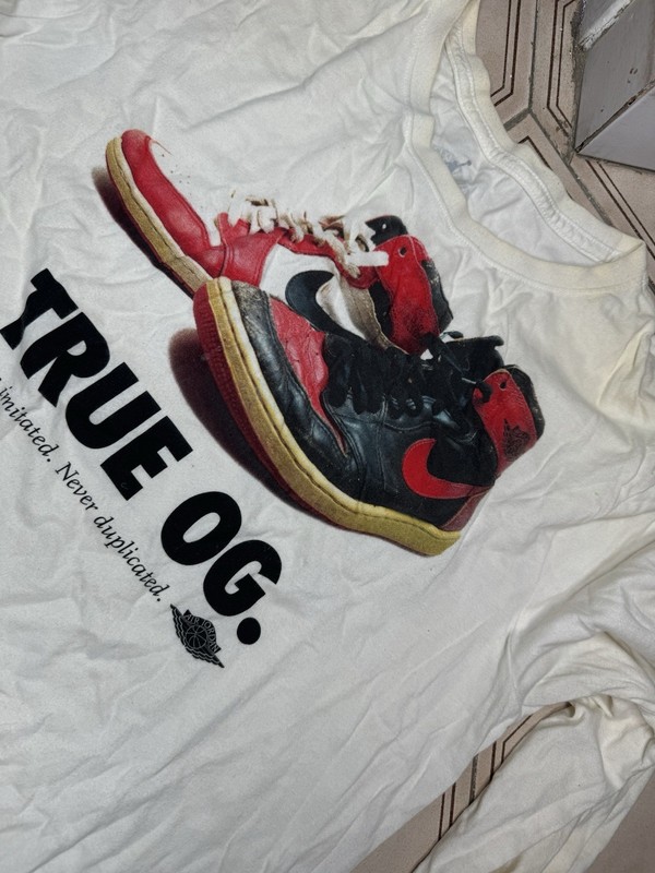 Nike Air Jordan 1 True OG Long Sleeve White Shirt Men Size Medium USED gallery